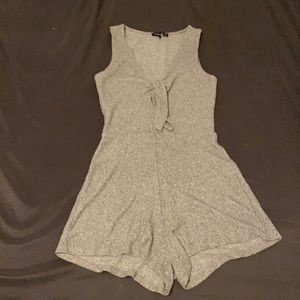 Kendall & Kylie sleeveless tie romper heather gray size XS Excellent condition